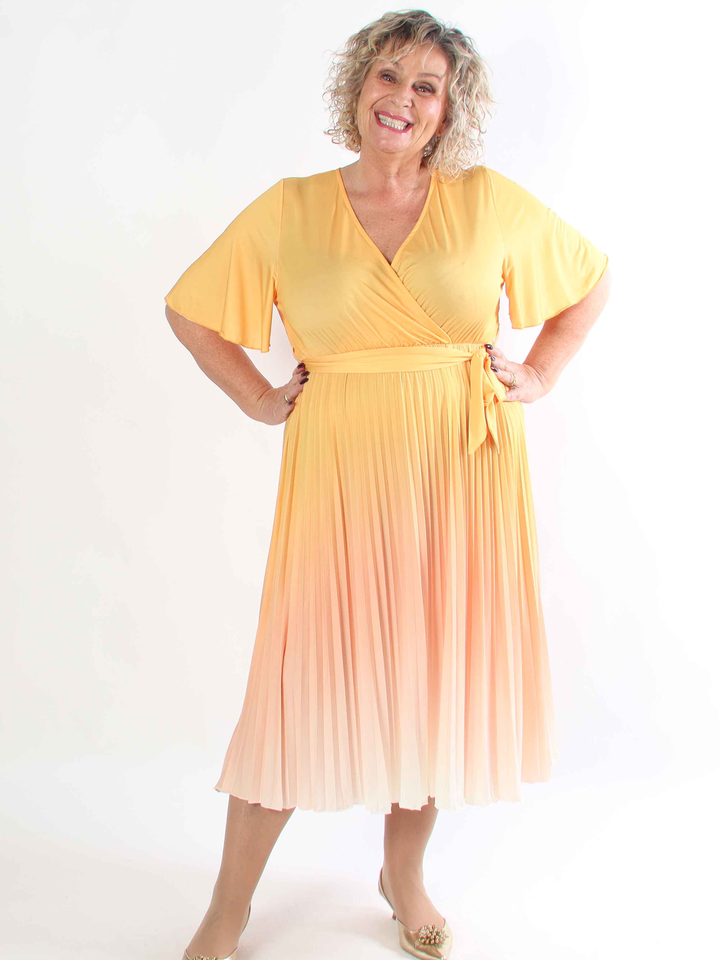 Toledo Fade - Fin plus size flerfarvet kjole med plisseret skørt